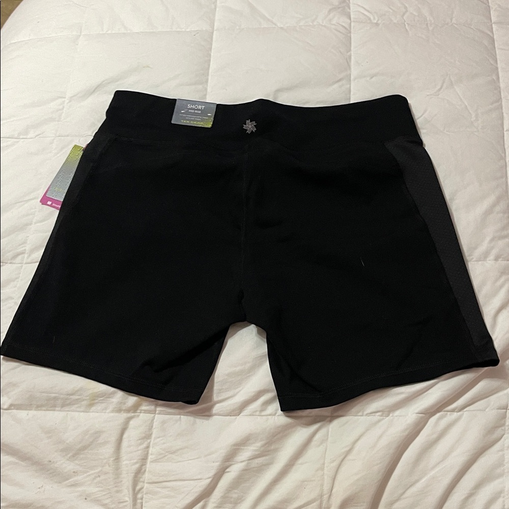 Tek Gear Women's Black Athletic Shorts - Picture 2 of 3